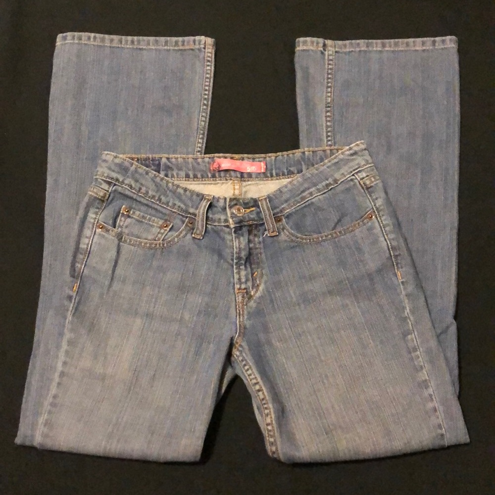 LEVI’S 518 boot cut women’s size 7”Jeans